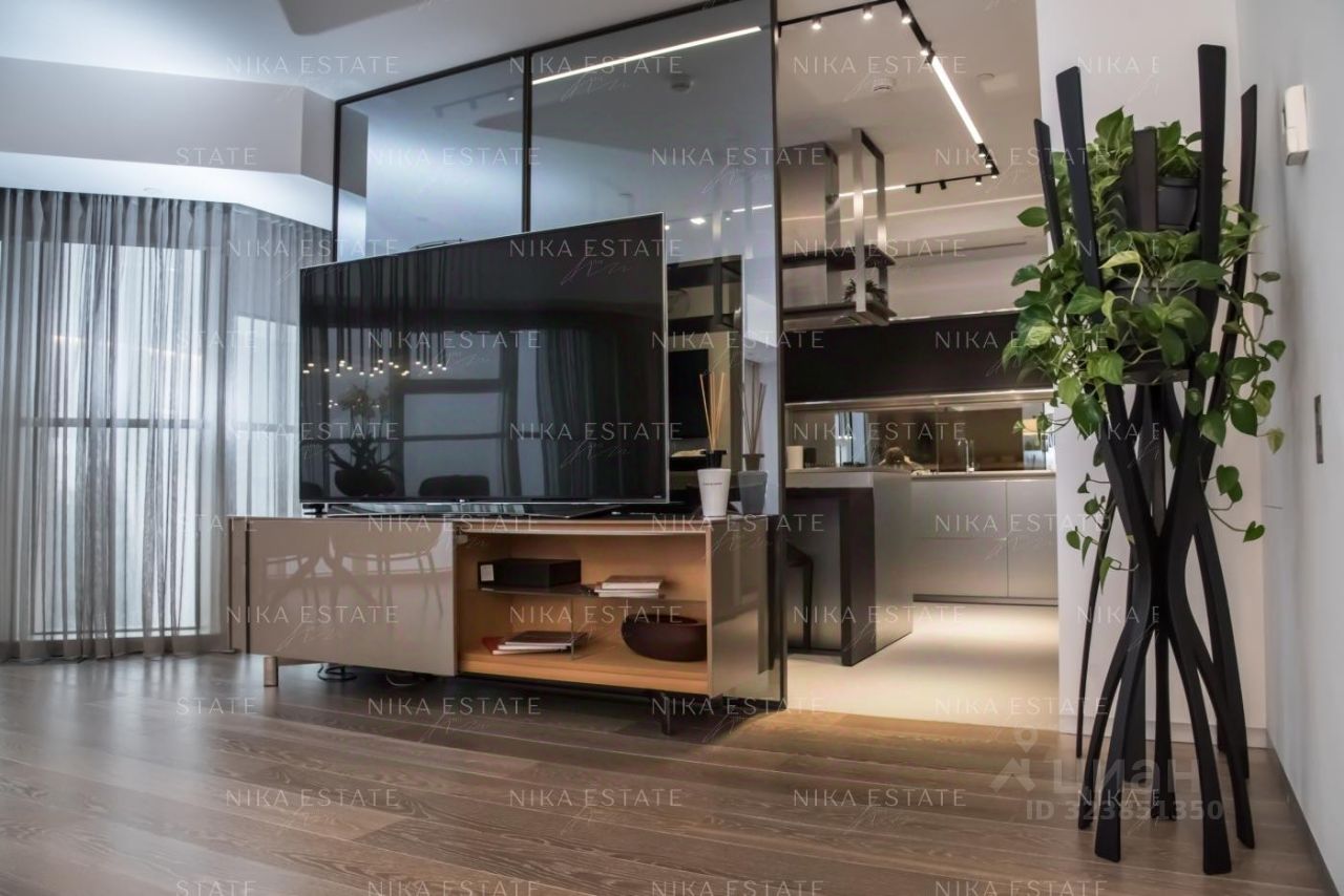 Продажа 4-комн квартиры на вторичном рынке 1-й Красногвардейский проезд, 15