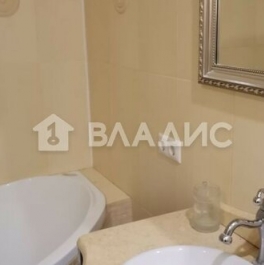 Продажа 4-комн квартиры на вторичном рынке Радиальная 6-я ул,  д. 3 к10