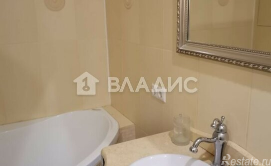 Продажа 4-комн квартиры на вторичном рынке Радиальная 6-я ул,  д. 3 к10