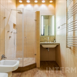 Аренда 3-комн квартиры на вторичном рынке Октябрьский переулок,  д. 5