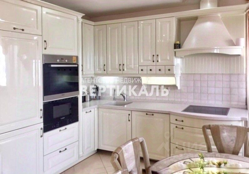 Аренда 3-комн квартиры на вторичном рынке Митинская улица, 10