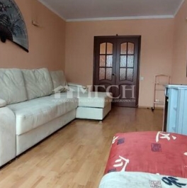 Продажа 3-комн квартиры на вторичном рынке улица Адмирала Лазарева,  д. 8