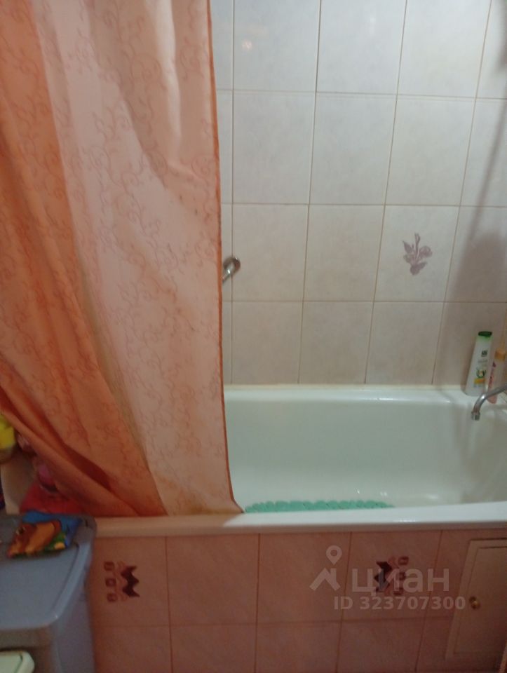 Продажа 2-комн квартиры на вторичном рынке пос. Шушары, Детскосельский тер., улица Центральная, 8к2