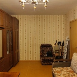 Продажа 2-комн квартиры на вторичном рынке улица Кулакова,  д. 8