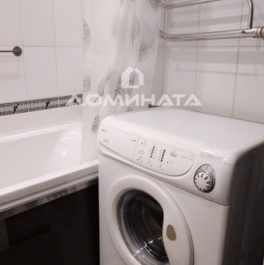 Продажа 1-комн квартиры на вторичном рынке Испытателей пр-кт,  д. 6,  к. 1