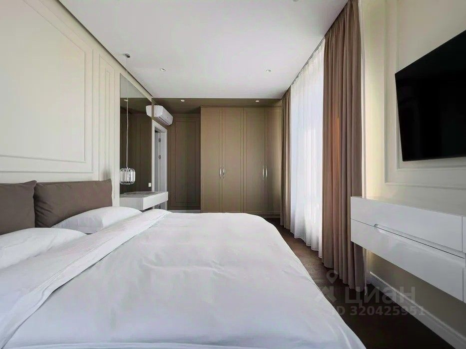 Продажа 3-комн квартиры на вторичном рынке улица Петра Алексеева, 14