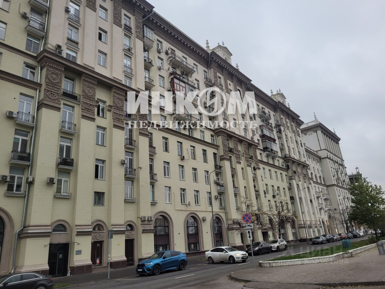 Продажа 2-комн квартиры на вторичном рынке Кутузовский проспект, 30