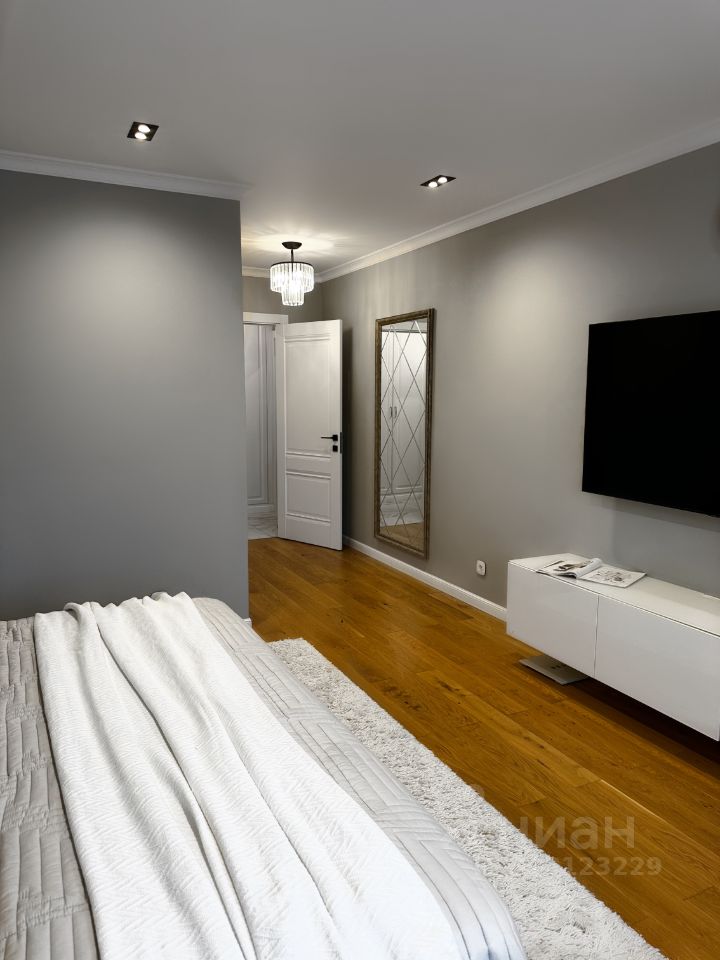 Продажа 2-комн квартиры на вторичном рынке проспект Королева, 64к1