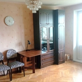 Продажа 1-комн квартиры на вторичном рынке Есенинский б-р,  д. 3