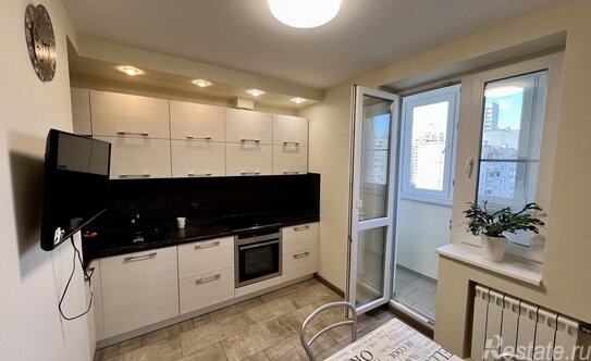 Продажа 4-комн квартиры на вторичном рынке Митинский 3-й пер,  д. 2