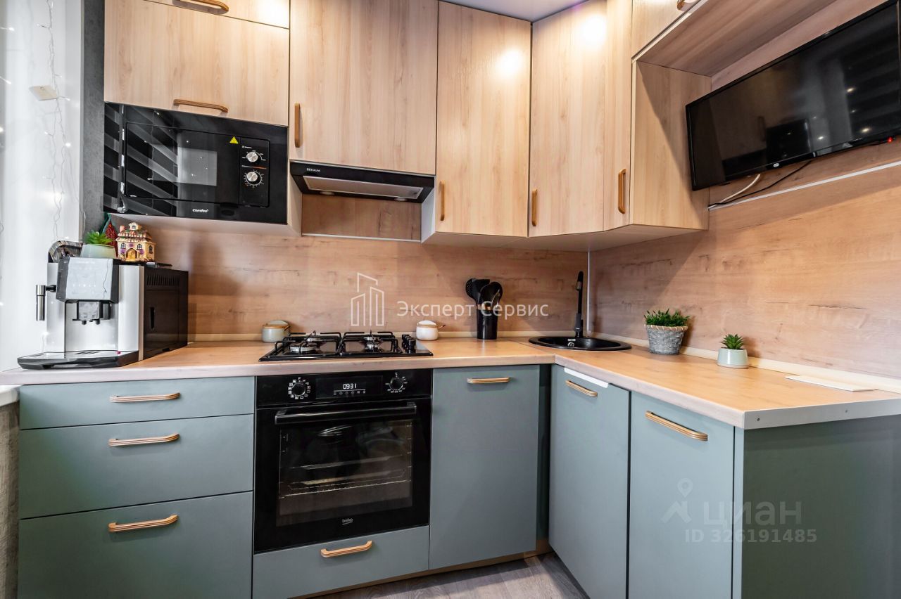 Продажа 2-комн квартиры на вторичном рынке д. Гостилицы, улица Школьная, 6