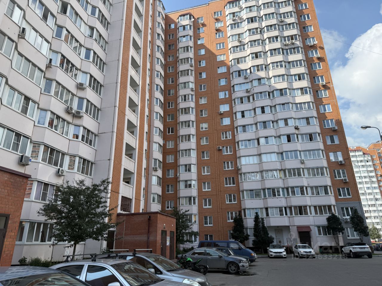 Продажа 2-комн квартиры на вторичном рынке Северный мкр, улица Набережная, 14