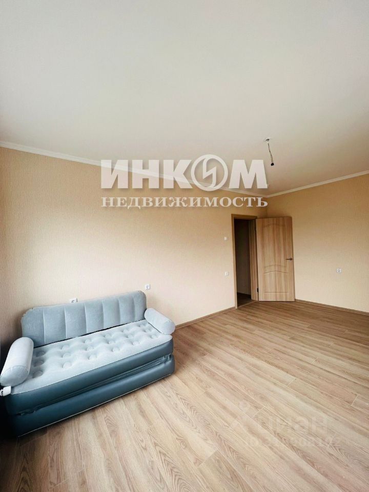 Продажа 4-комн квартиры на вторичном рынке улица Сочинская, 8
