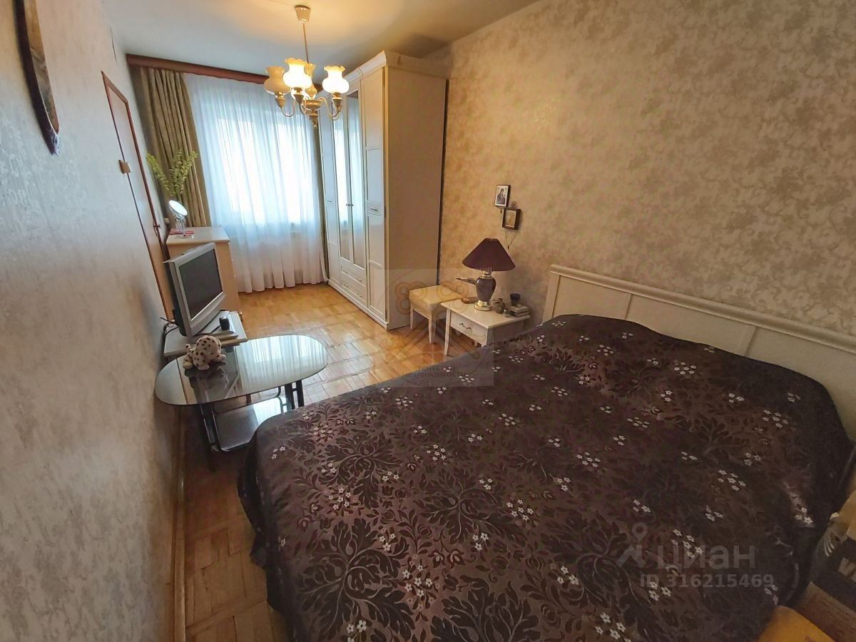 Продажа 3-комн квартиры на вторичном рынке Жуковский, улица Серова, 16