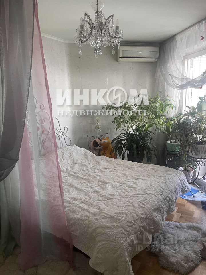 Продажа 4-комн квартиры на вторичном рынке Варшавское шоссе, 108К1