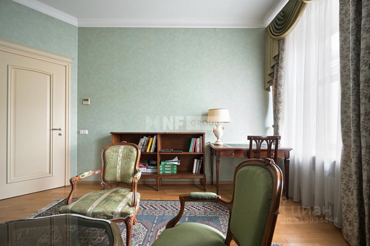 Продажа 5-комн квартиры на вторичном рынке Невский проспект, 53