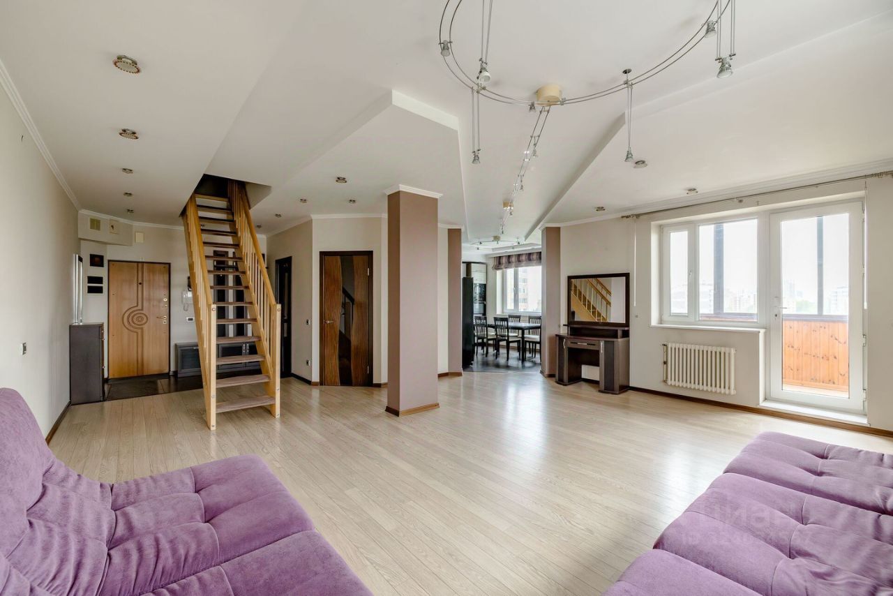 Продажа 4-комн квартиры на вторичном рынке Перовская улица, 20