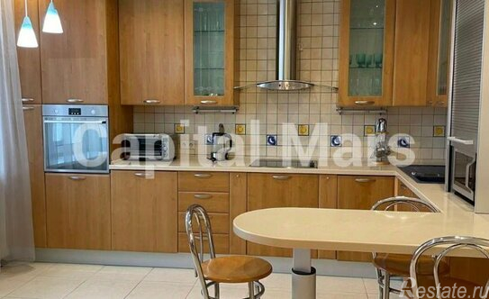 Аренда 4-комн квартиры на вторичном рынке Новорязанская улица,  д. 30А