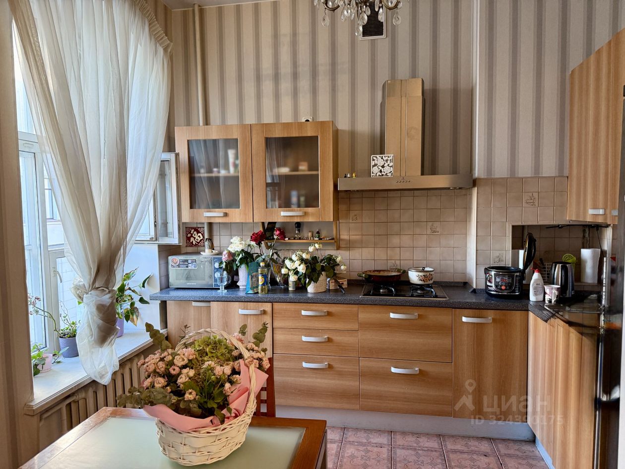 Продажа 4-комн квартиры на вторичном рынке набережная Канала Грибоедова, 85/9