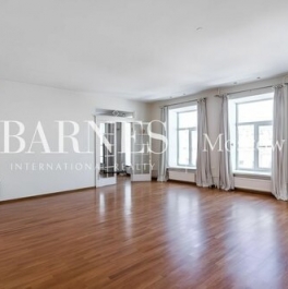 Продажа 6-комн квартиры на вторичном рынке Реки Мойки наб,  д. 6