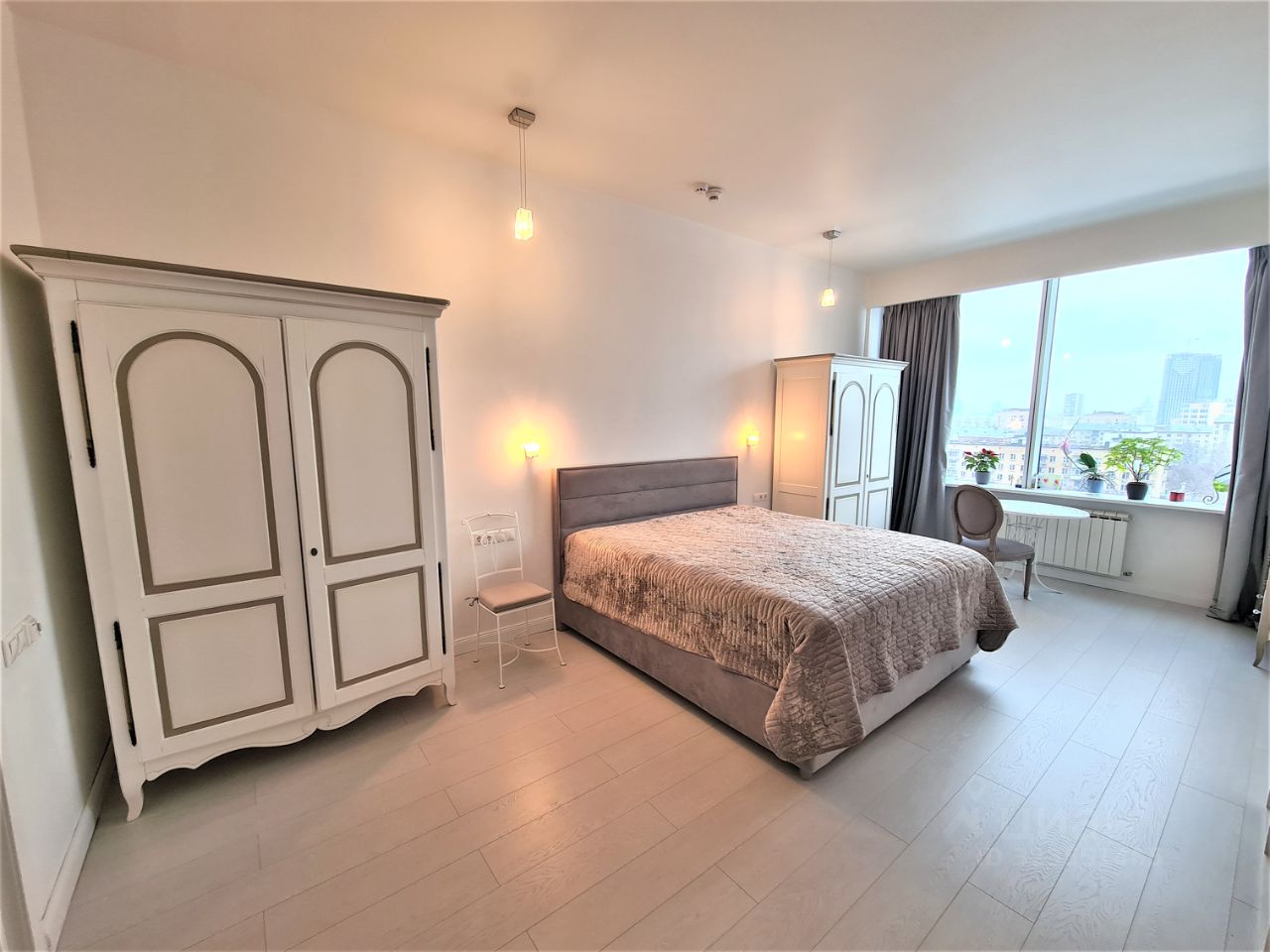 Аренда 3-комн квартиры на вторичном рынке Мосфильмовская улица, 8