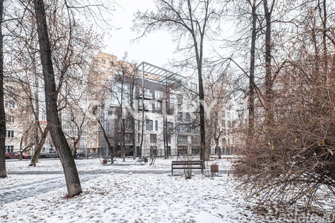 Продажа 4-комн квартиры на вторичном рынке Тружеников 1-й пер.,  д. 17А