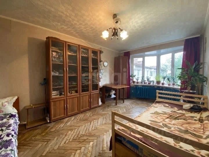 Продажа 3-комн квартиры на вторичном рынке Кириши, улица Строителей, 6