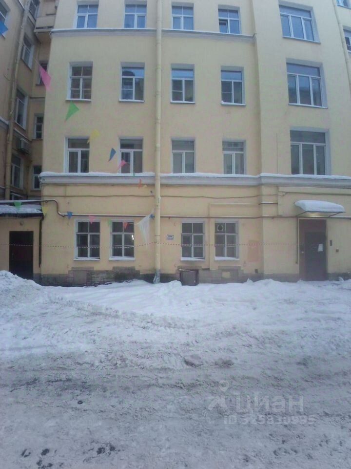 Продажа 2-комн квартиры на вторичном рынке Невский проспект, 128
