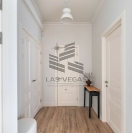 Аренда 2-комн квартиры на вторичном рынке Морская Б. ул,  д. 7