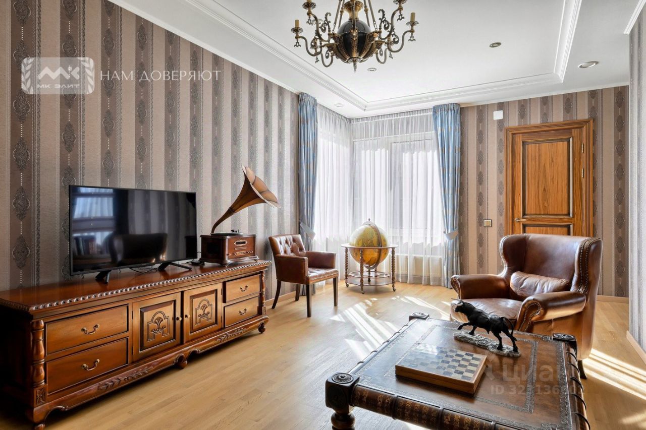 Продажа 2-комн квартиры на вторичном рынке набережная Воскресенская, 4