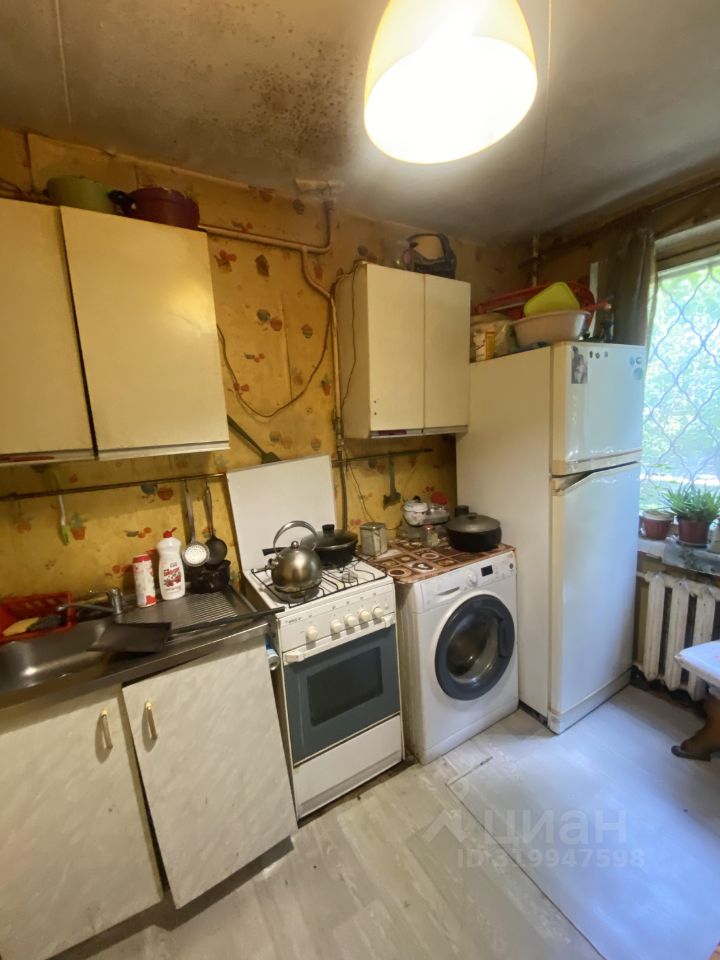 Продажа 3-комн квартиры на вторичном рынке Лобня, улица Победы, 14