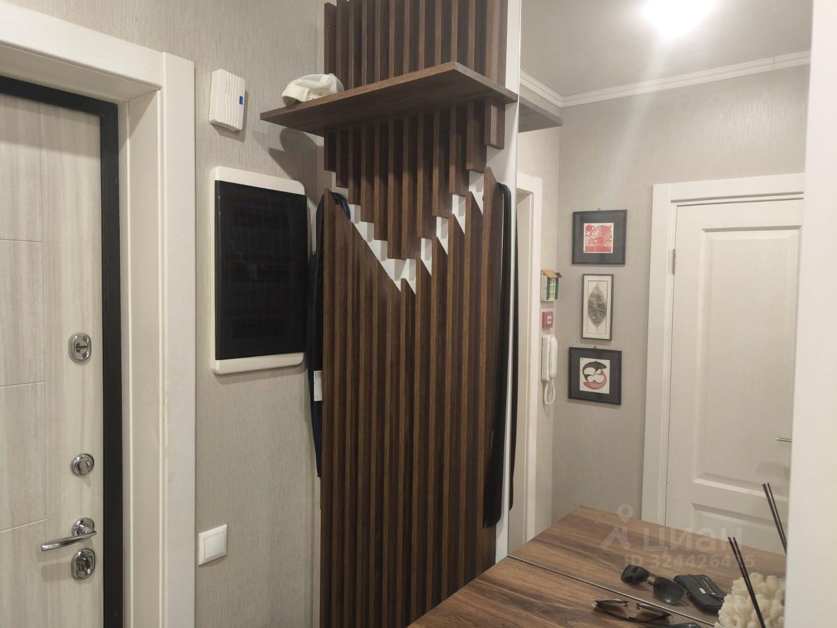 Продажа 3-комн квартиры на вторичном рынке Рябиновая улица, 3к4