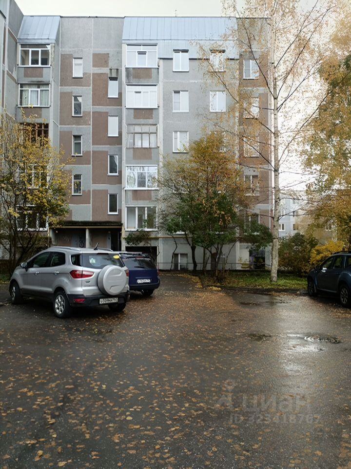 Продажа 3-комн квартиры на вторичном рынке Гатчина, улица Слепнева, 4к4