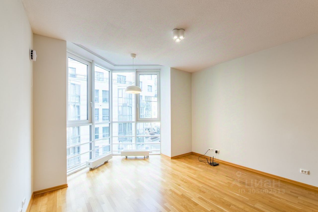 Продажа 3-комн квартиры на вторичном рынке Шпалерная улица, 60Б