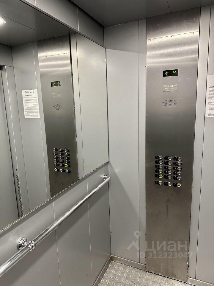 Продажа 2-комн квартиры на вторичном рынке Мурино, улица Шоссе в Лаврики, 57к3