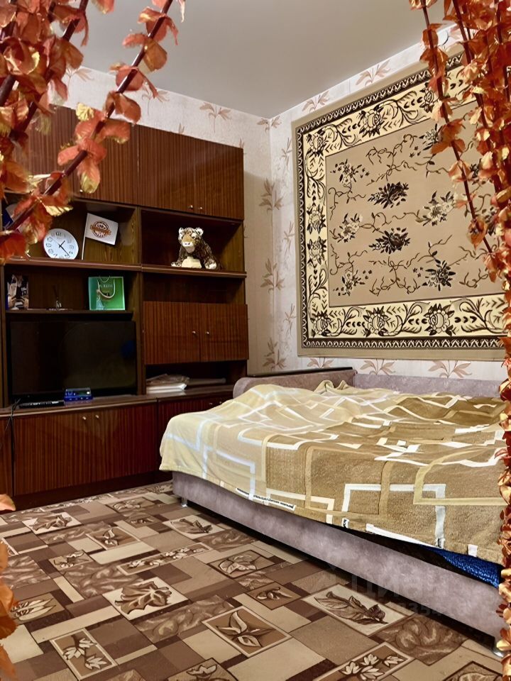 Продажа 2-комн квартиры на вторичном рынке Коммунар г., шоссе Ленинградское, 18