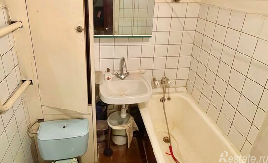 Продажа 1-комн квартиры на вторичном рынке Химки, ул Ленинградская,  д. 18а