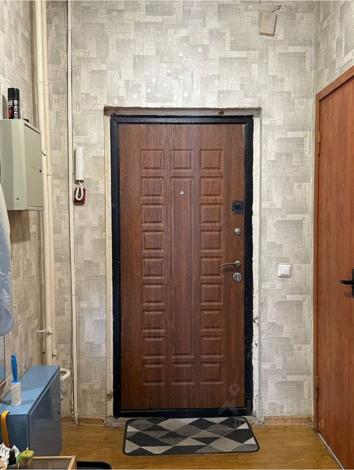 Продажа 2-комн квартиры на вторичном рынке Большая Очаковская улица, 10к2