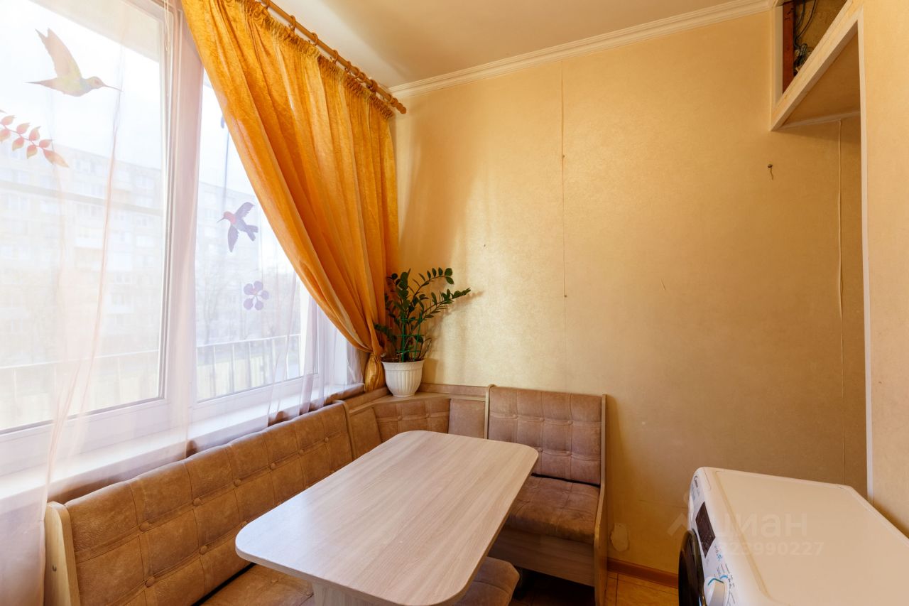 Продажа 2-комн квартиры на вторичном рынке Будапештская улица, 43К1