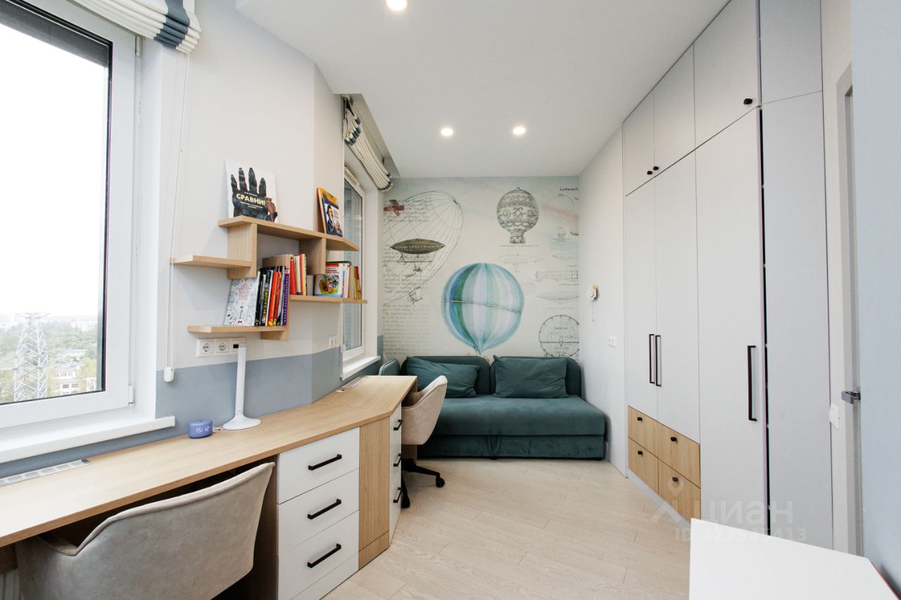 Продажа 3-комн квартиры на вторичном рынке улица Типанова, 23с1