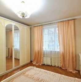 Аренда 3-комн квартиры на вторичном рынке Оршанская улица,  д. 9