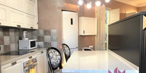 2-комн квартира Суворовская улица,  д. 10