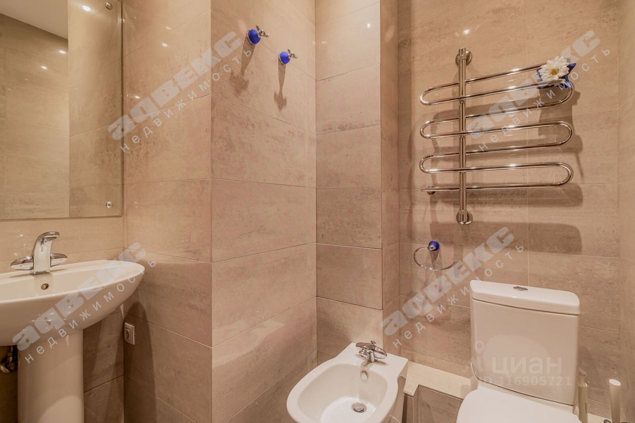 Продажа 3-комн квартиры на вторичном рынке Коломяжский проспект, 26