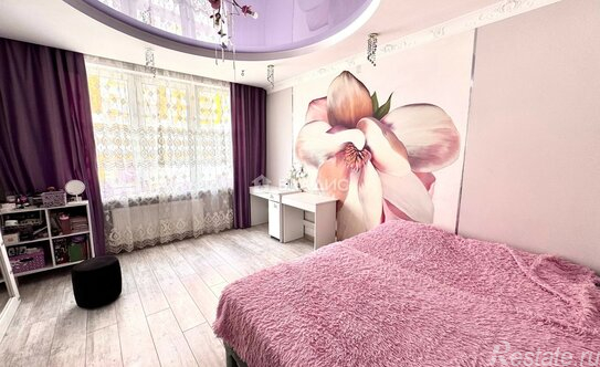 Продажа 2-комн квартиры на вторичном рынке 5-й микрорайон, Радужная улица,  д. 10