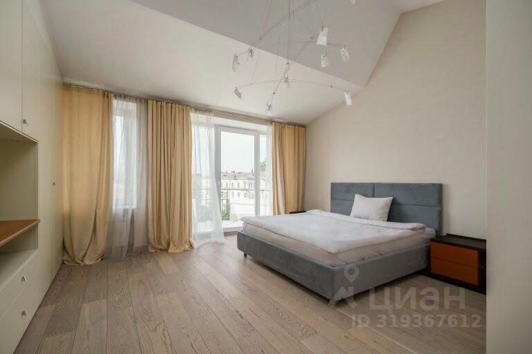 Продажа 2-комн квартиры на вторичном рынке Ждановская набережная, 10