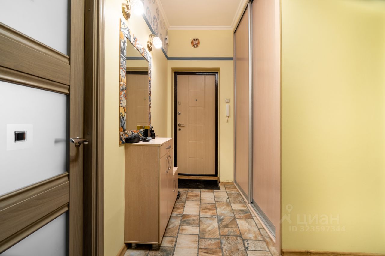 Продажа 2-комн квартиры на вторичном рынке 1-я Дубровская улица, 8/12