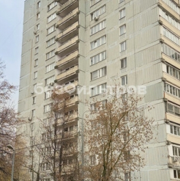 Продажа 3-комн квартиры на вторичном рынке Озёрная улица,  д. 13