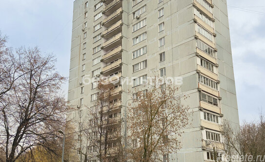 Продажа 3-комн квартиры на вторичном рынке Озёрная улица,  д. 13