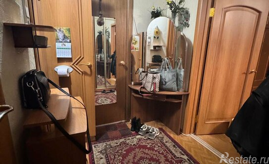 Продажа 1-комн квартиры на вторичном рынке Большевиков пр-кт,  д. 8,  к. 1