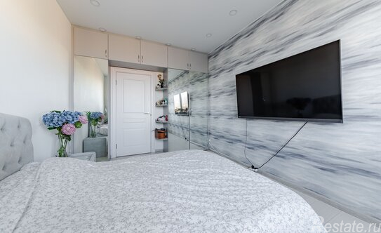 Продажа 3-комн квартиры на вторичном рынке Народного ополчения пр-кт